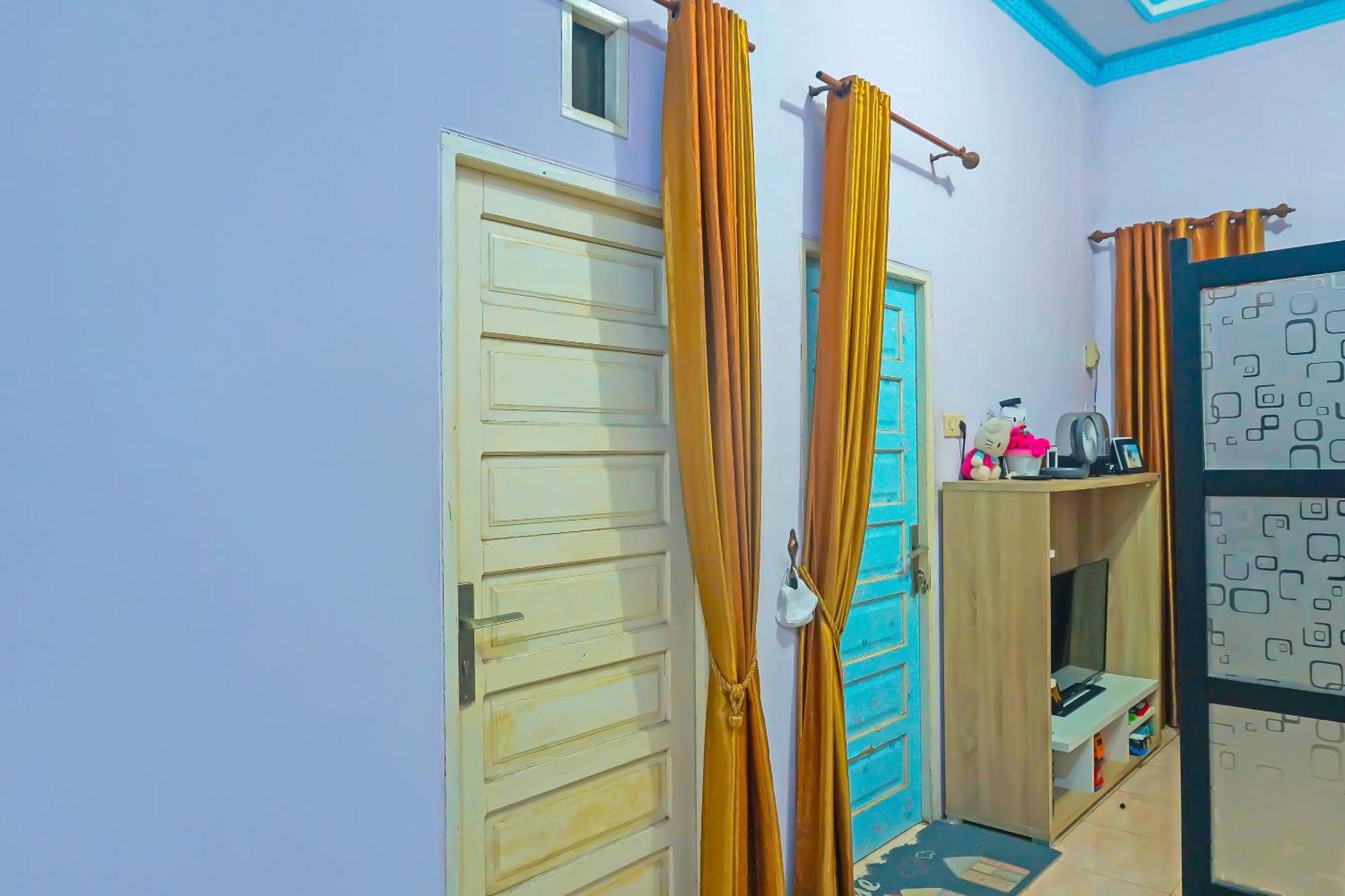 Spot On 92466 Adam Kost Syariahnearwisata Jembatan Barito Hotel Banjarmasin  Bagian luar foto