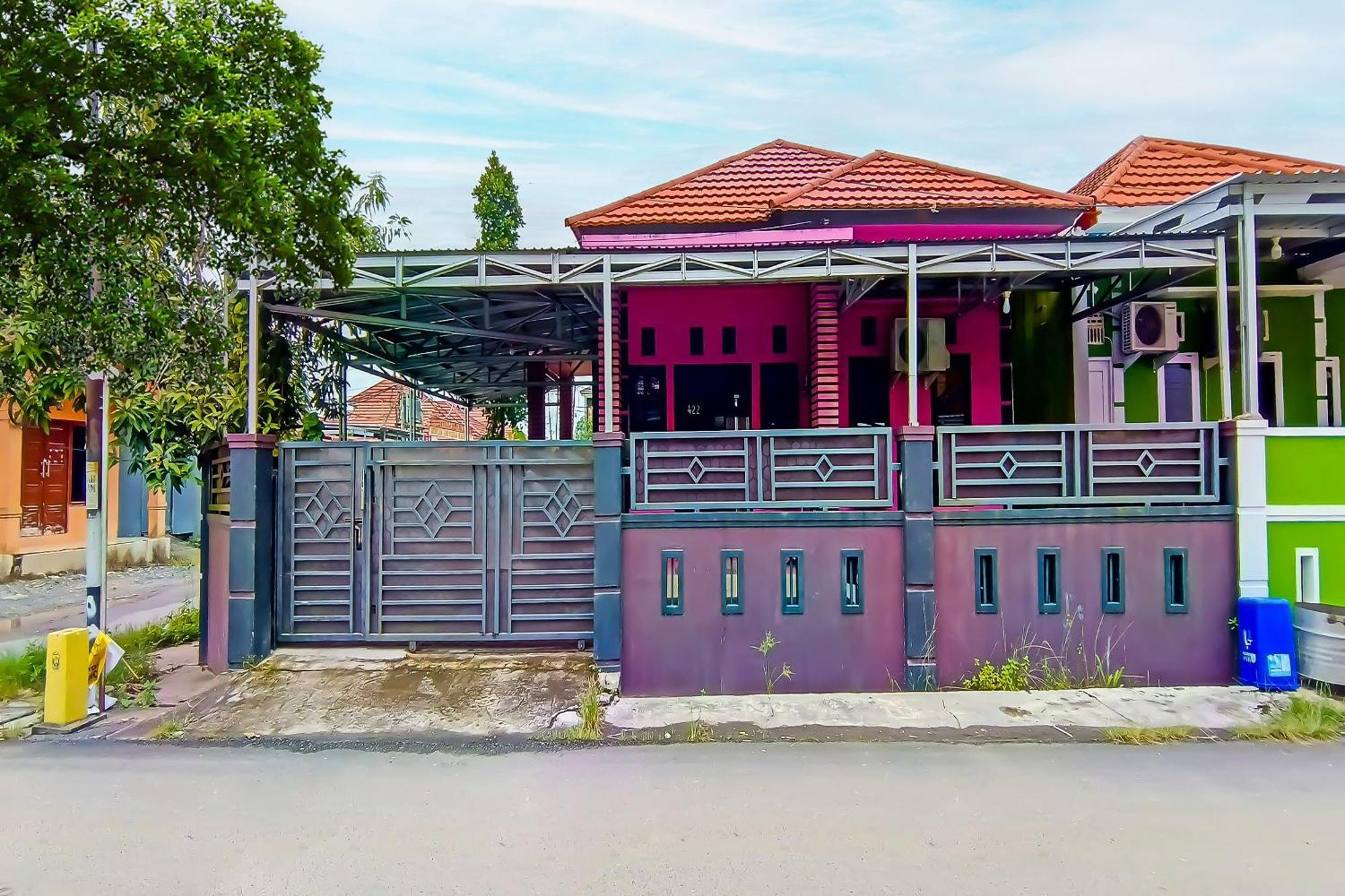 Spot On 92466 Adam Kost Syariahnearwisata Jembatan Barito Hotel Banjarmasin  Bagian luar foto