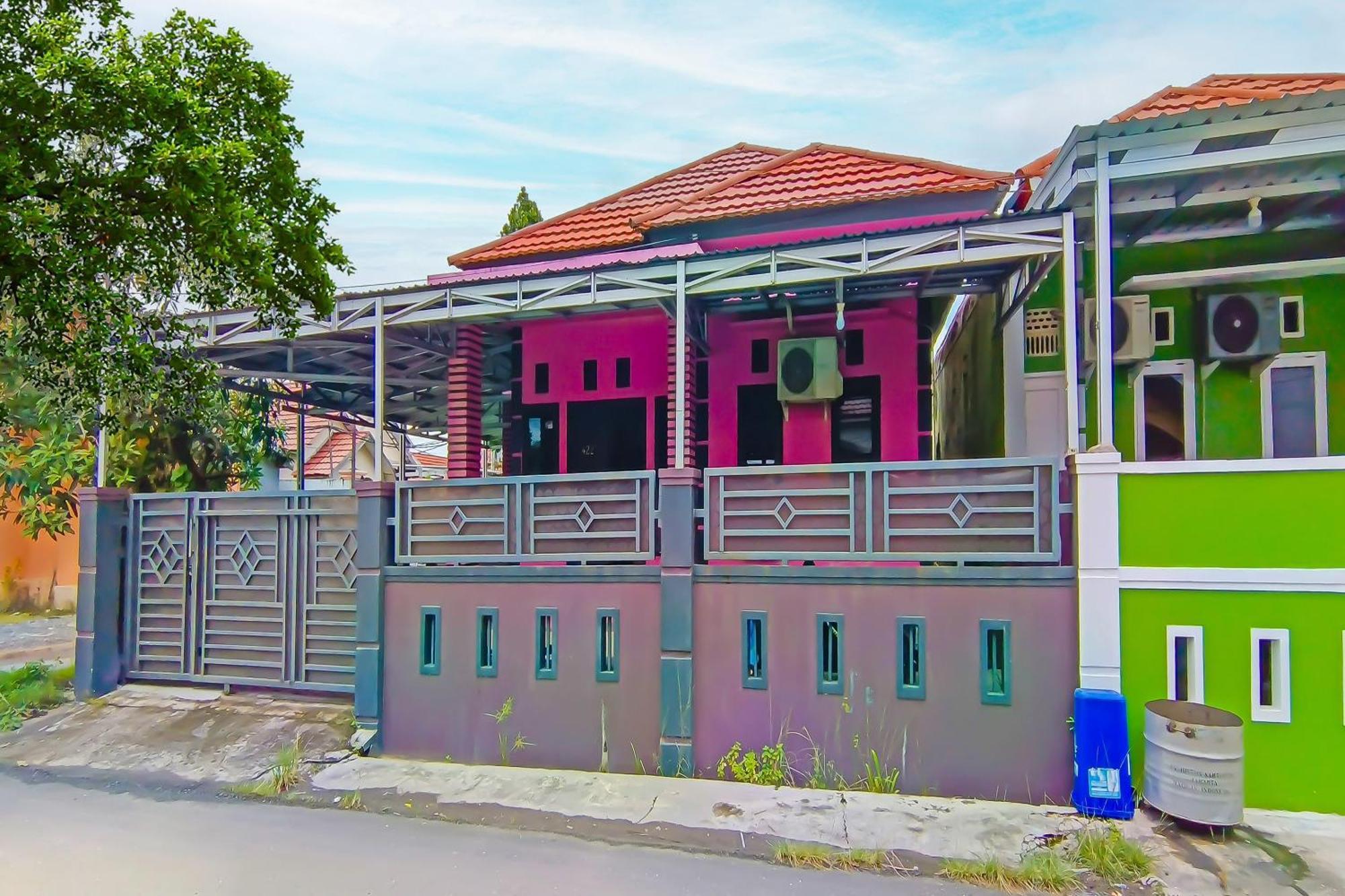 Spot On 92466 Adam Kost Syariahnearwisata Jembatan Barito Hotel Banjarmasin  Bagian luar foto